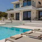 Vila Brand New Luxury - Marie's Happy Place