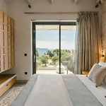 Brand New Luxury - Marie's Happy Place Pesádha