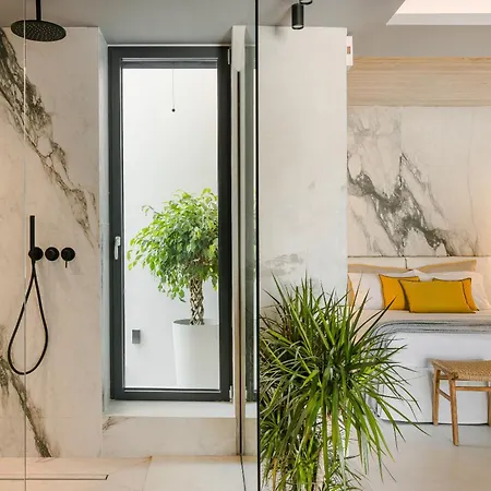 Brand New Luxury - Marie's Happy Place *