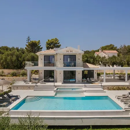 Brand New Luxury - Marie's Happy Place *