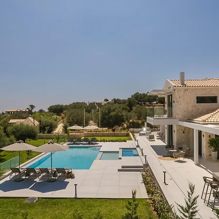 Brand New Luxury - Marie's Happy Place Песада