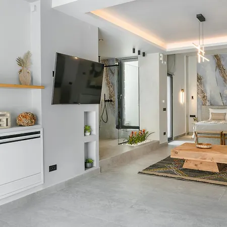 Brand New Luxury - Marie's Happy Place Villa