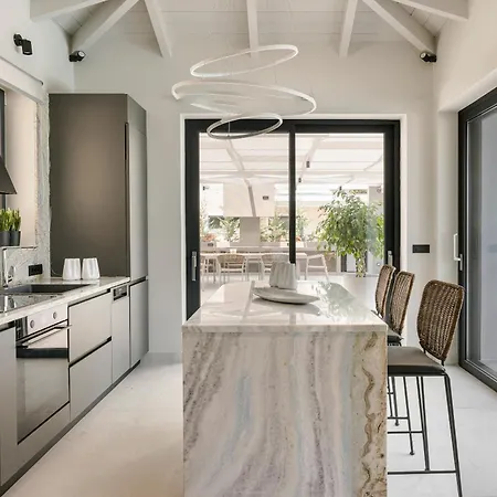 Villa Brand New Luxury - Marie's Happy Place Pesadha