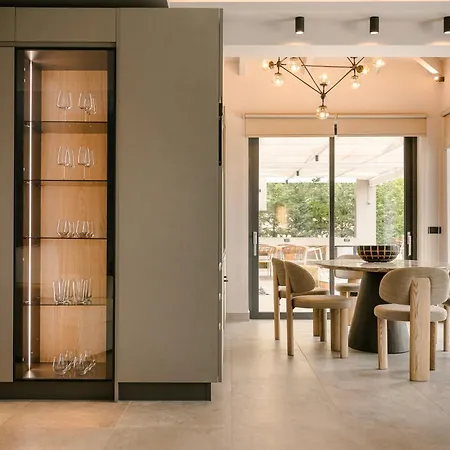 Brand New Luxury - Marie's Happy Place Villa *