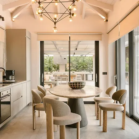 Brand New Luxury - Marie's Happy Place Pesádha